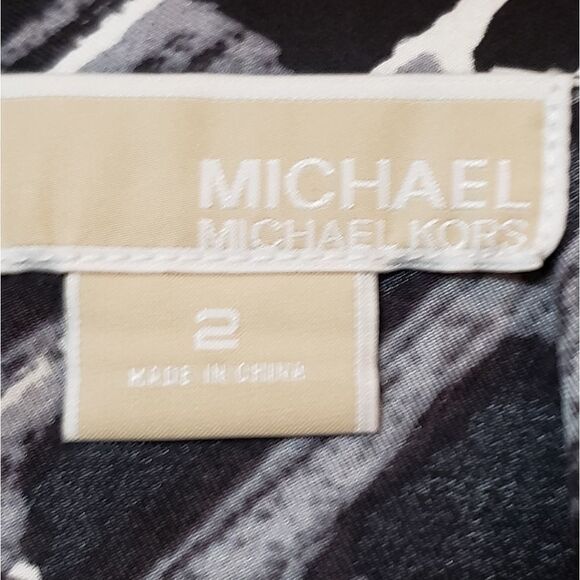 🔹️Michael Kors Black & White Print Silk Skirt w/Pockets Size 2 - Picture 7 of 9